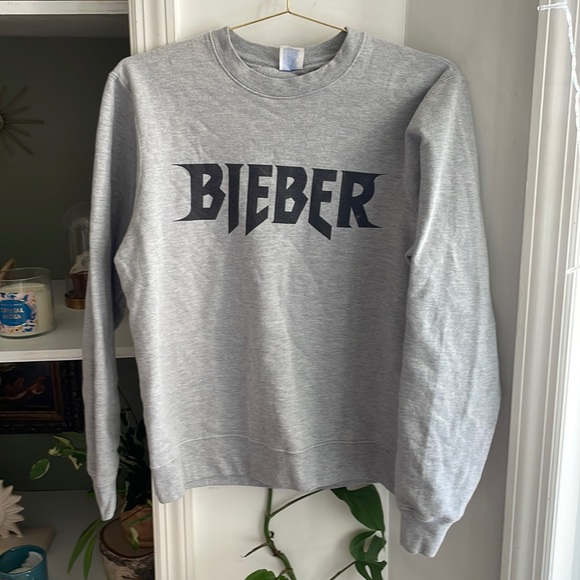 Sweaters - justin bieber concert crewneck